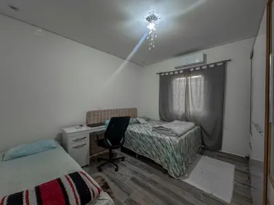 Terreno - Amplo com  quartos  a 400,00 metros praia.