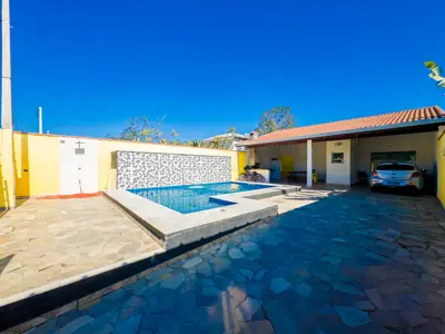 Terreno - Amplo com  quartos  a 400,00 metros praia.