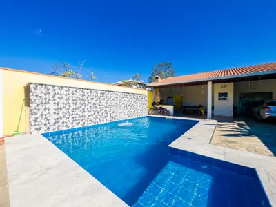 Terreno - Amplo com  quartos  a 400,00 metros praia.