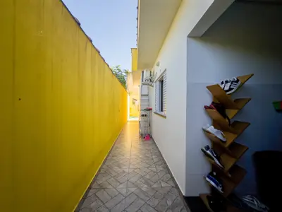 Terreno - Amplo com  quartos  a 400,00 metros praia.