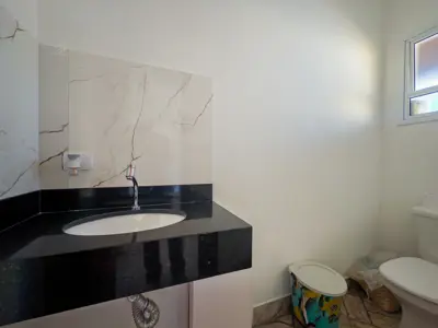 Terreno - Amplo com  quartos  a 400,00 metros praia.