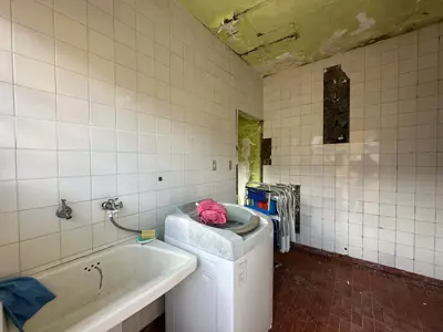 Casa - Térrea com 3 quartos (sendo 0 suite(s)) a 150,00 metros praia.