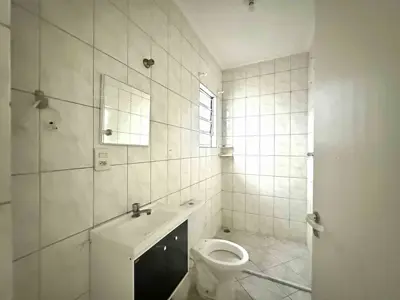 Kitnet - Ampla com 1 quartos (sendo 0 suite(s)) a 1,00 metros praia.