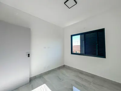 Apartamento - Térreo com 2 quartos (sendo 0 suite(s)) a 600,00 metros praia.