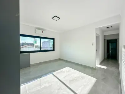 Apartamento - Térreo com 2 quartos (sendo 0 suite(s)) a 600,00 metros praia.