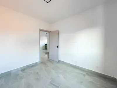 Apartamento - Alto com 2 quartos  a 600,00 metros praia.