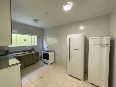 Casa - Sobrado com 5 quartos (sendo 3 suite(s)) a 1,50 metros praia.
