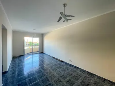 Apartamento - Alto com 2 dormitórios (sendo 0 suite(s)) a 400,00 metros praia.
