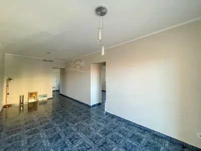 Apartamento - Alto com 2 dormitórios (sendo 0 suite(s)) a 400,00 metros praia.