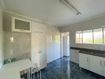 Apartamento - Alto com 2 dormitórios (sendo 0 suite(s)) a 400,00 metros praia.