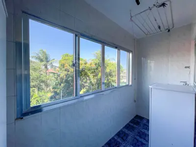 Apartamento - Alto com 2 dormitórios (sendo 0 suite(s)) a 400,00 metros praia.