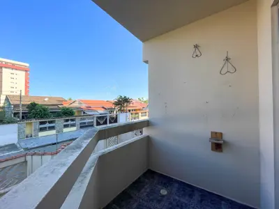 Apartamento - Alto com 2 dormitórios (sendo 0 suite(s)) a 400,00 metros praia.