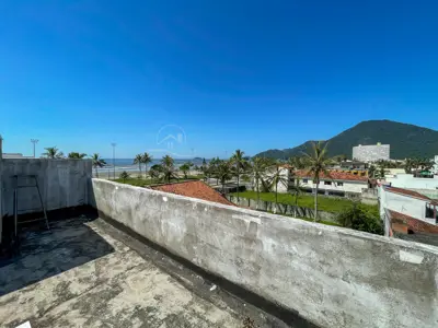Apartamento - Alto com 2 dormitórios (sendo 1 suite(s)) a 0,00 metros praia.