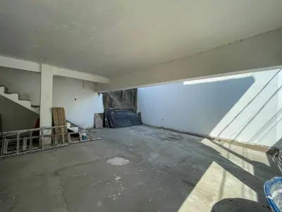 Apartamento - Alto com 2 dormitórios (sendo 1 suite(s)) a 0,00 metros praia.