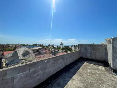 Apartamento - Alto com 2 dormitórios (sendo 1 suite(s)) a 0,00 metros praia.