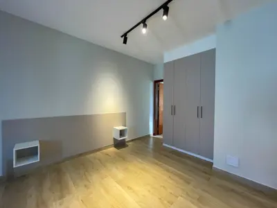Apartamento - Loft com 1 dormitórios (sendo 1 suite(s)) a 600,00 metros praia.