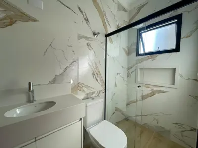 Apartamento - Loft com 1 dormitórios (sendo 1 suite(s)) a 600,00 metros praia.