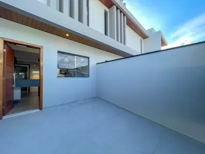 Apartamento - Loft com 1 dormitórios (sendo 1 suite(s)) a 600,00 metros praia.