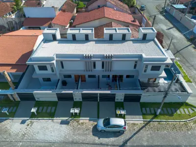Apartamento - Loft com 1 dormitórios (sendo 1 suite(s)) a 600,00 metros praia.