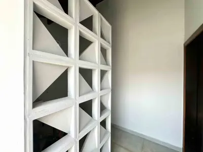 Casa - Térrea com 3 quartos (sendo 3 suite(s)) a 600,00 metros praia.