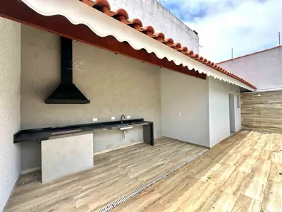 Casa - Térrea com 3 quartos (sendo 3 suite(s)) a 600,00 metros praia.