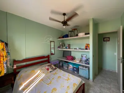 Apartamento - Amplo com 2 dormitórios (sendo 0 suite(s)) a 400 metros praia.