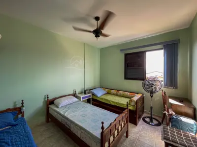 Apartamento - Amplo com 2 dormitórios (sendo 0 suite(s)) a 400 metros praia.