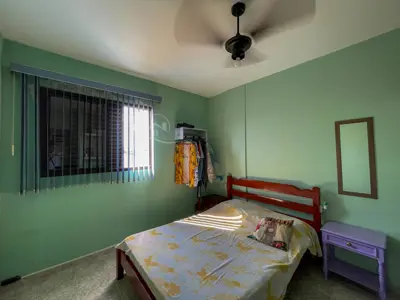 Apartamento - Amplo com 2 dormitórios (sendo 0 suite(s)) a 400 metros praia.
