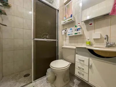 Apartamento - Amplo com 2 dormitórios (sendo 0 suite(s)) a 400 metros praia.