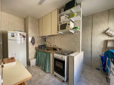 Apartamento - Amplo com 2 dormitórios (sendo 0 suite(s)) a 400 metros praia.