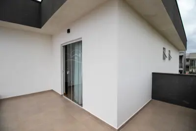 Casa - Sobrado com 3 dormitórios (sendo 3 suite(s)) a 1500,00 metros praia.