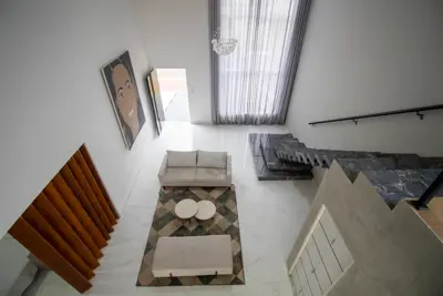 Casa - Sobrado com 3 dormitórios (sendo 3 suite(s)) a 1500,00 metros praia.