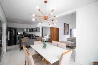 Casa - Sobrado com 3 dormitórios (sendo 3 suite(s)) a 1500,00 metros praia.