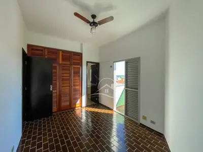Apartamento - Amplo com 3 quartos (sendo 1 suite(s)) a 50,00 metros praia.