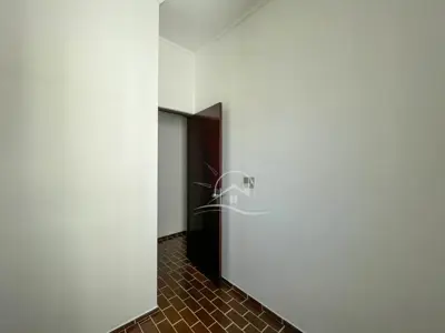 Apartamento - Amplo com 3 quartos (sendo 1 suite(s)) a 50,00 metros praia.