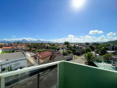 Apartamento - Amplo com 3 quartos (sendo 1 suite(s)) a 50,00 metros praia.
