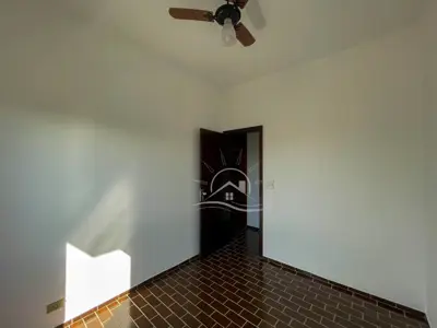 Apartamento - Amplo com 3 quartos (sendo 1 suite(s)) a 50,00 metros praia.