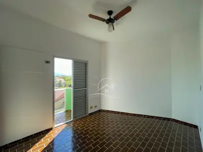 Apartamento - Amplo com 3 quartos (sendo 1 suite(s)) a 50,00 metros praia.