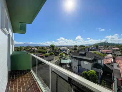 Apartamento - Amplo com 3 quartos (sendo 1 suite(s)) a 50,00 metros praia.