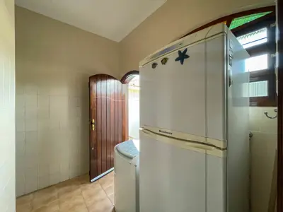 Casa - Sobrado com 4 dormitórios (sendo 4 suite(s)) a 250,00 metros praia.