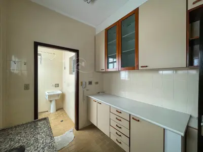 Apartamento - Amplo com 3 dormitórios (sendo 1 suite(s)) a 1,50 metros praia.