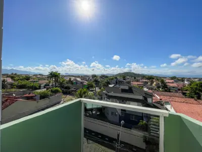 Apartamento - Amplo com 3 dormitórios (sendo 1 suite(s)) a 1,50 metros praia.