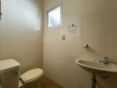 Apartamento - Amplo com 3 dormitórios (sendo 1 suite(s)) a 1,50 metros praia.