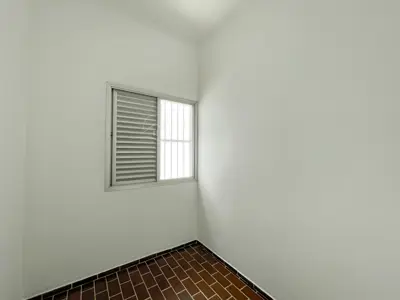 Apartamento - Amplo com 3 dormitórios (sendo 1 suite(s)) a 1,50 metros praia.