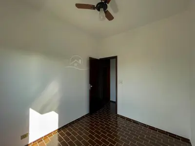 Apartamento - Amplo com 3 dormitórios (sendo 1 suite(s)) a 1,50 metros praia.