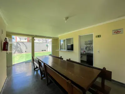 Apartamento - Cobertura com 3 dormitórios (sendo 1 suite(s)) a 150,00 metros praia.