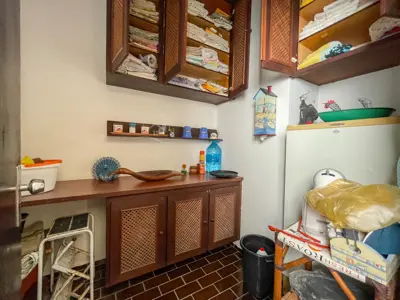 Apartamento - Cobertura com 3 dormitórios (sendo 1 suite(s)) a 150,00 metros praia.