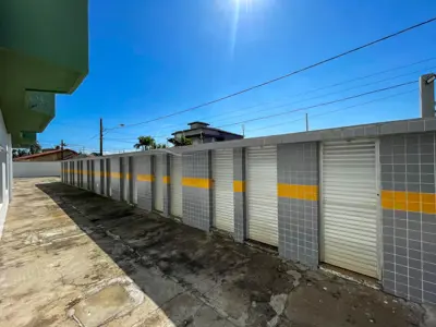Apartamento - Cobertura com 3 dormitórios (sendo 1 suite(s)) a 150,00 metros praia.