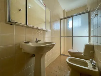 Apartamento - Cobertura com 3 dormitórios (sendo 1 suite(s)) a 150,00 metros praia.