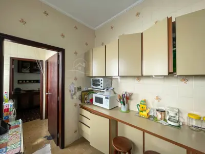 Apartamento - Cobertura com 3 dormitórios (sendo 1 suite(s)) a 150,00 metros praia.